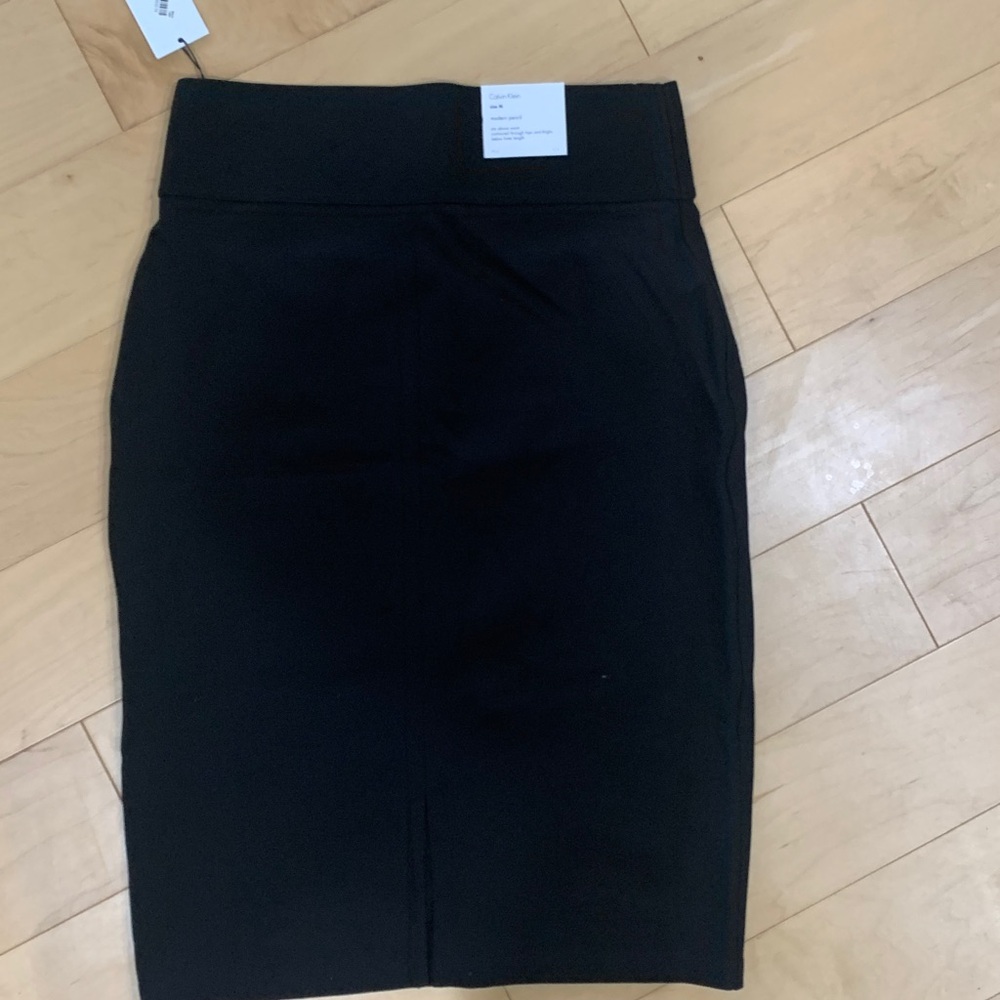 Calvin Klein Black
Pencil Skirt NWT  Sizes Medium - Picture 3 of 6